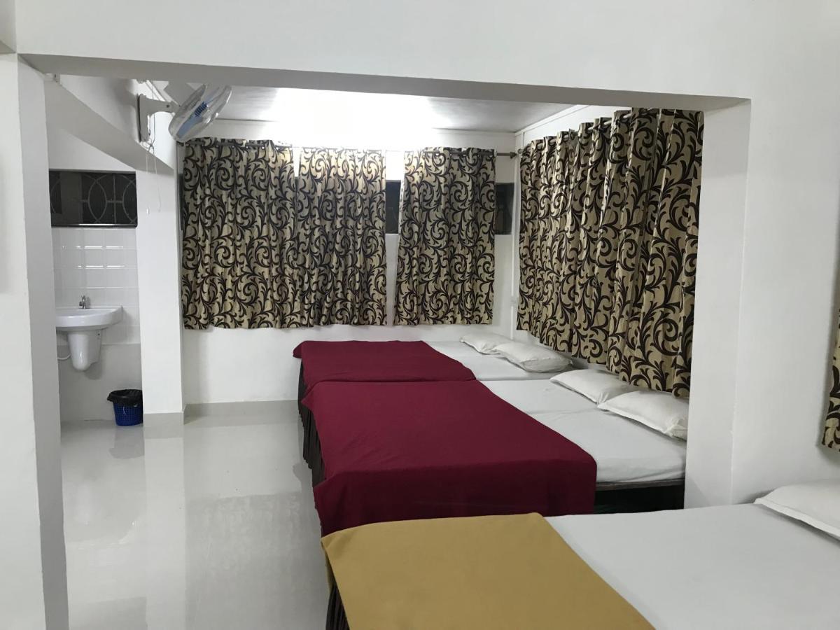 Hotel Priti International Мапуса Экстерьер фото