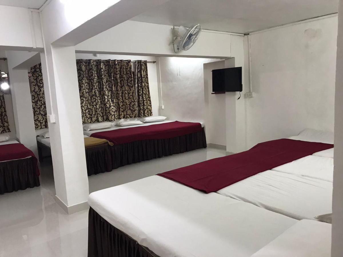 Hotel Priti International Мапуса Экстерьер фото